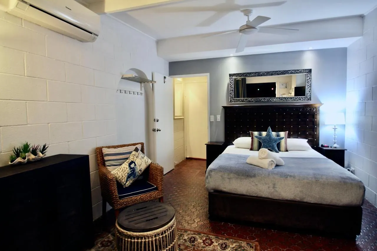 Hideaway Noosa Men Only Beach Resort Praia Peregian