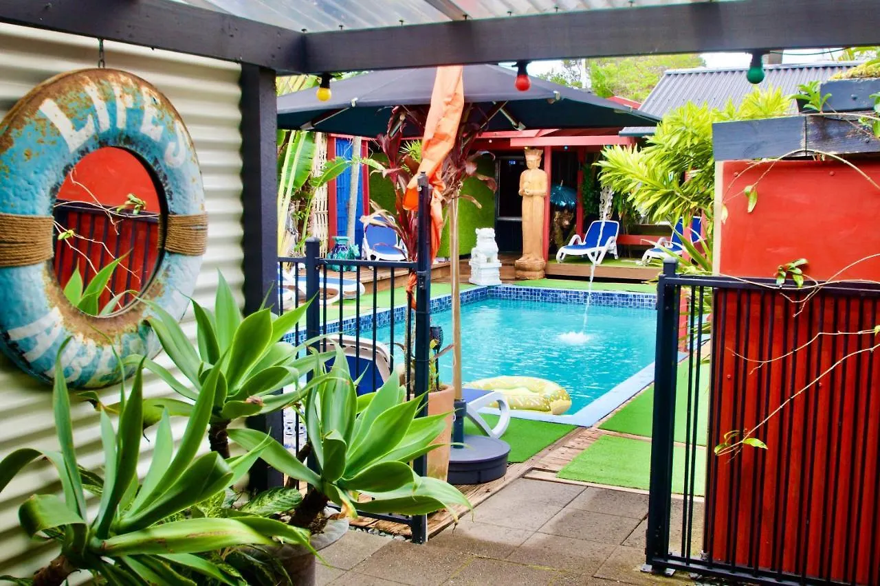 Hideaway Noosa Men Only Beach Resort Praia Peregian